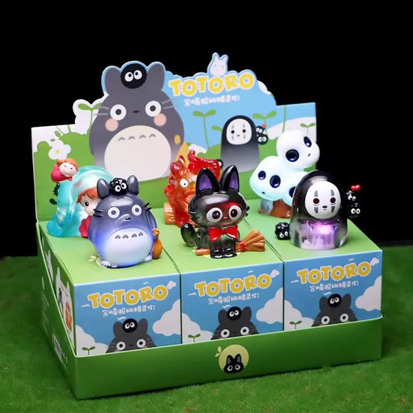 Totoro y amigos Ghibli con luz LED · gachapon coleccionable
