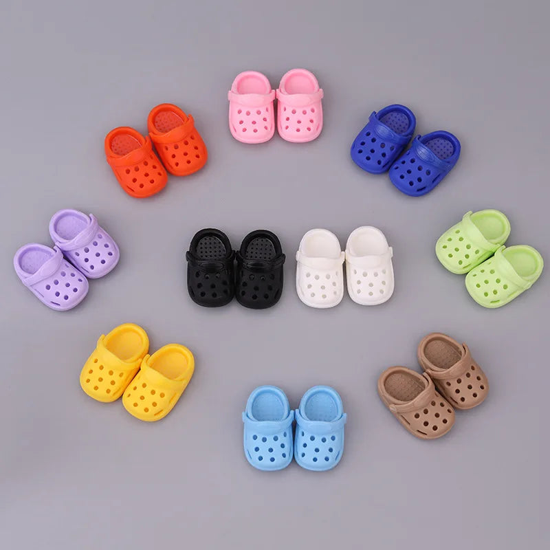 Sandalias y chanclas para Labubu
