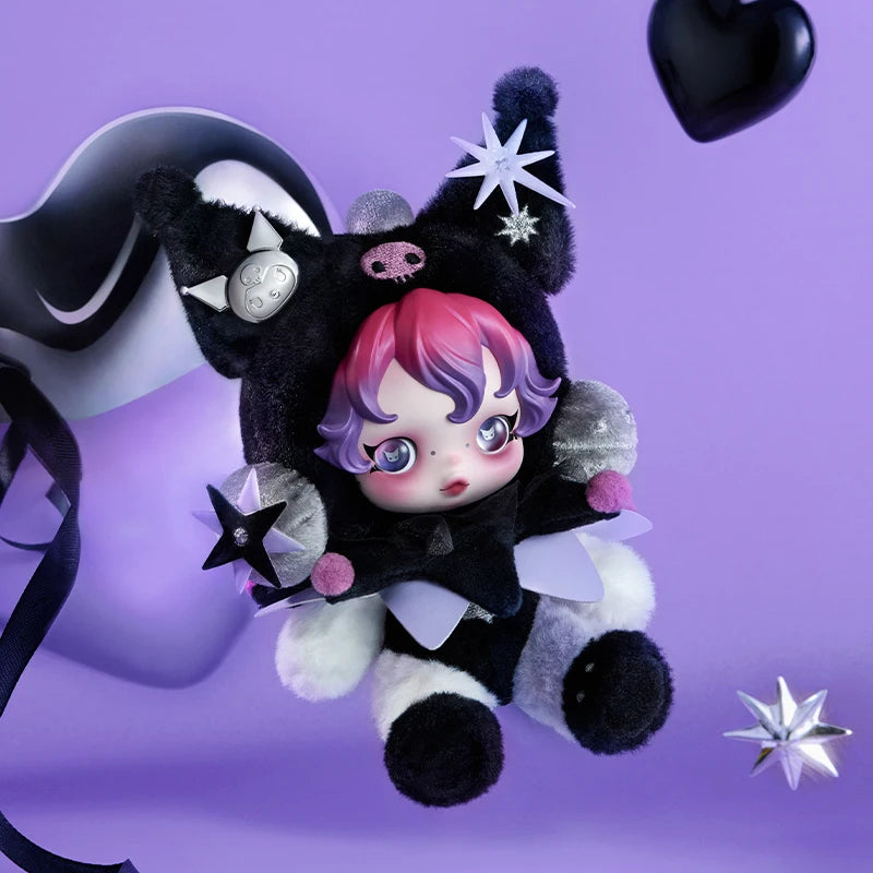 POP MART SKULLPANDA × KUROMI Colgante de peluche (Sanrio) — POP MART